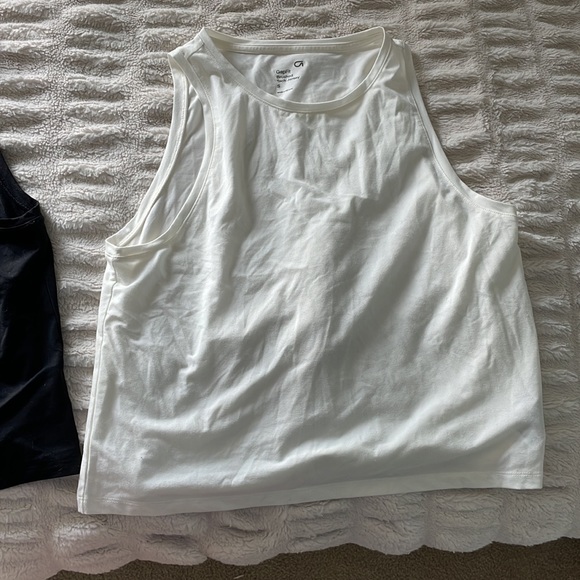 Black & white set of gap workout tank tops size S. - Picture 2 of 2